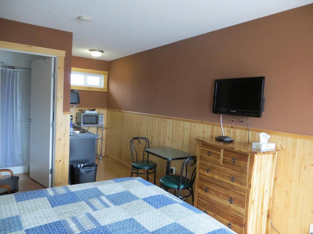 Fort Motel Форт-Маклеод Номер фото