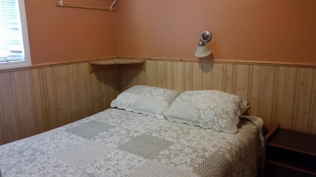 Fort Motel Форт-Маклеод Экстерьер фото