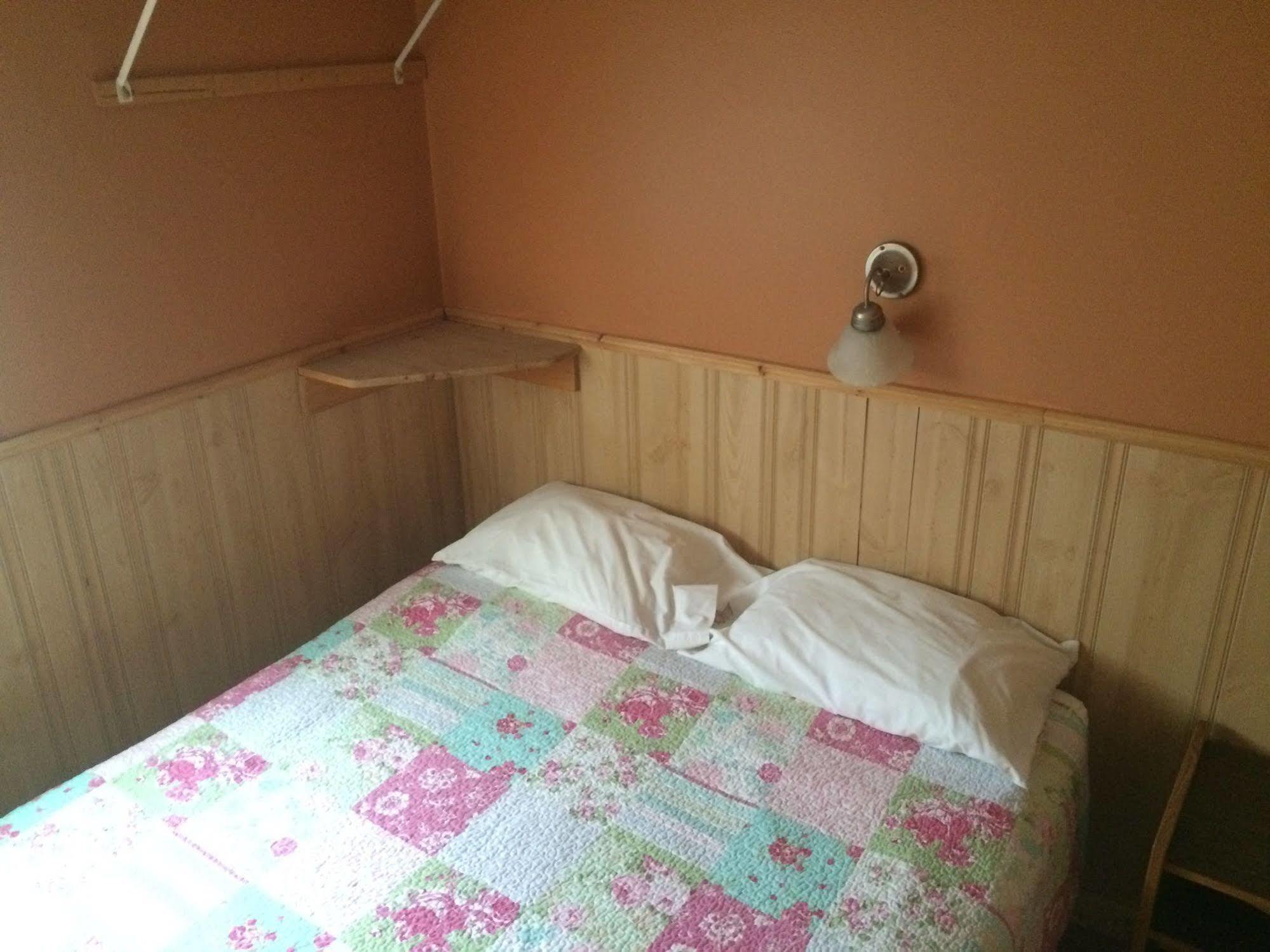 Fort Motel Форт-Маклеод Экстерьер фото